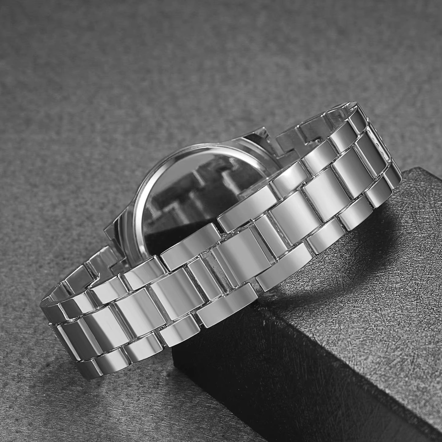 Elevate Your Style with the Lancardo Men's Luxury Quartz Watch - Gold and Silver with Diamond Accents, Waterproof Design